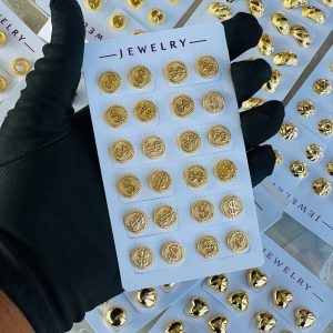 Gold earrings. Half pack