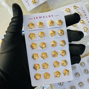 Gold earrings. Half pack