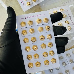 Gold earrings. Half pack