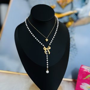 18 karat dainty necklace 005