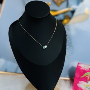 18 karat dainty necklace 009
