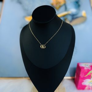 18 karat dainty necklace 020