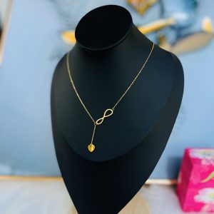 18 karat dainty necklace 022
