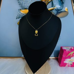 18 karat dainty necklace 023