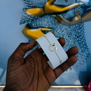 18 karat dainty bracelet