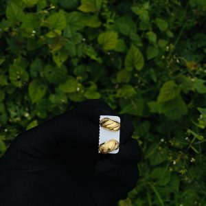 Single gold earrings 006
