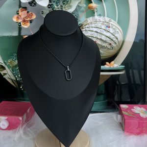 Black necklace 015