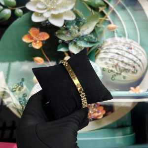Gold bracelet 032