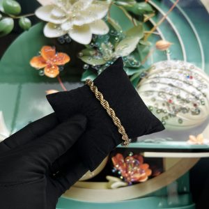 Gold twist bracelet 033
