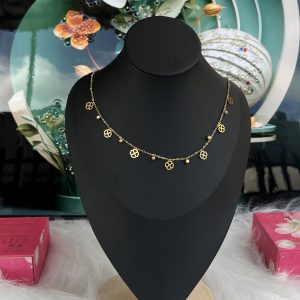 Gold clove necklace 047
