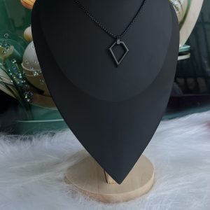 Black necklace 057