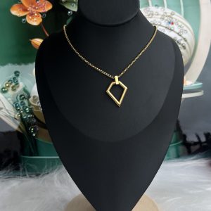 Gold necklace 061