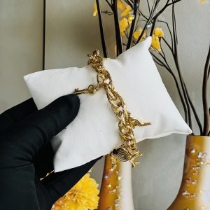 Charm T bracelet 006
