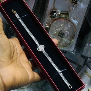 Tennis bracelet