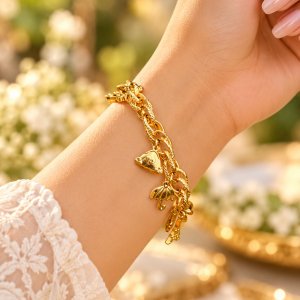 Gold u. Charm bracelet 008