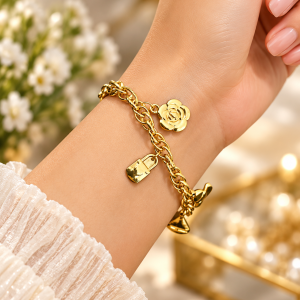 Gold flower charm bracelet 006