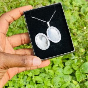 Engraved silver oval plain picture locket