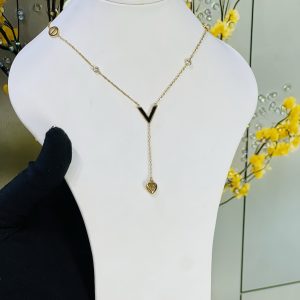 Steel “V” necklace 027