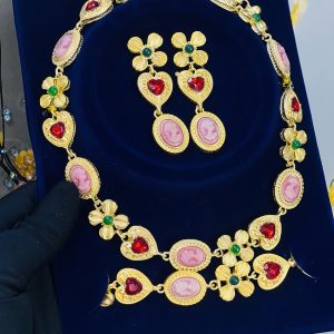 Vintage gold fashion set