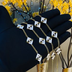 Steel white bracelet 072