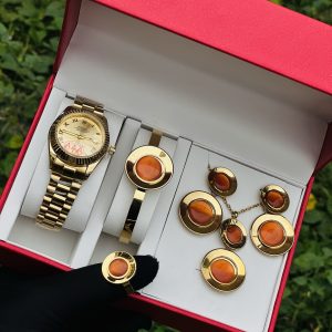 Rolex gold circle combo comes with exact box