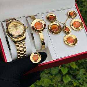 Rolex gold circle combo comes with exact box